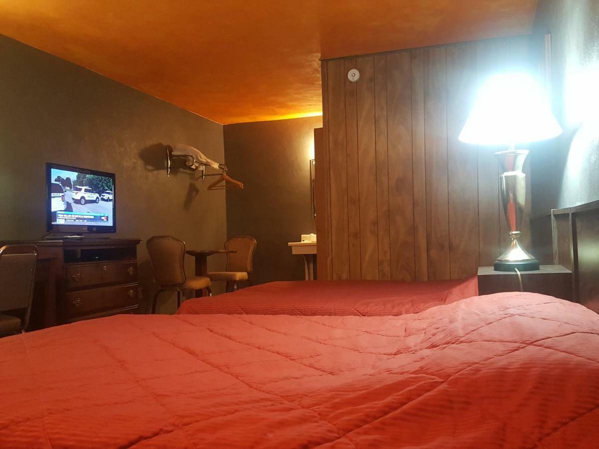 Mound Haven Motel Brookville Екстер'єр фото